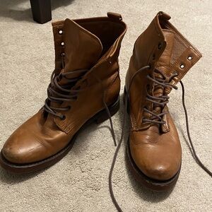 EUC!! Frye Women's Tan Lace Up Boots